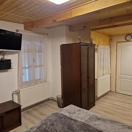 Bagolyvár Appartement Magyarszombatfa
